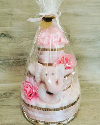 Pro holčičku se sloníkem #girls #diaper #diapercakes #diapercakeideas #holčička #baby #babygirl #miminko #plenkovydort...